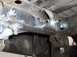 Фаркоп оцинкованный Galia N042A для Nissan NP300 2008- без подножки, Nissan Navara D22 1998-2005(паспорт и сертификат в комплекте)(без электрики)