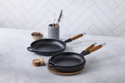Le Creuset - Сковорода чугунная 26см, черная матовая / артикул   20258260000422  / GTIN 024147324256