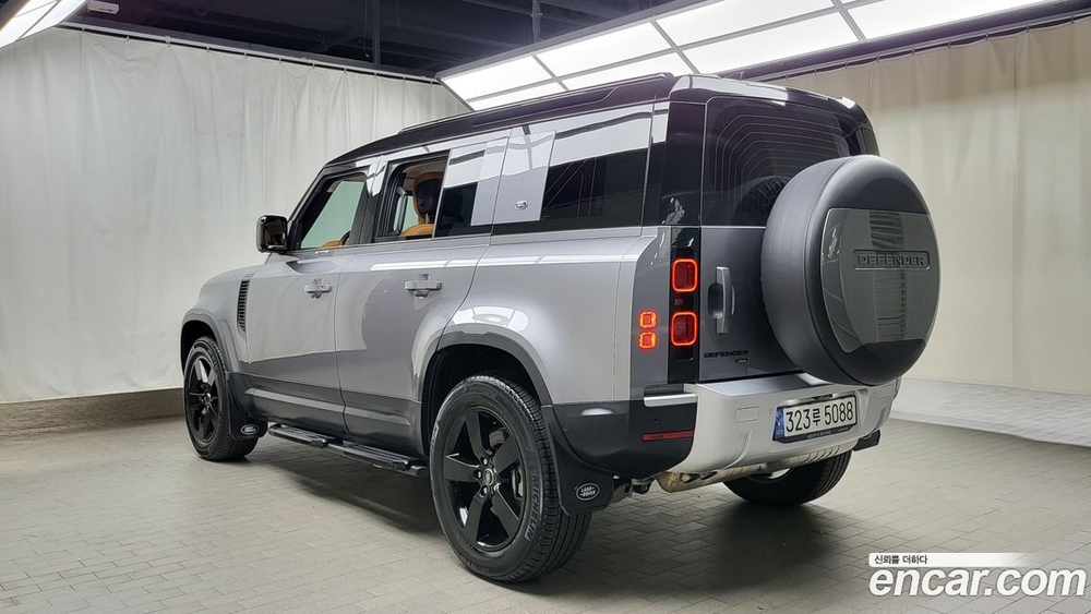 Land Rover Defender (L663) 110 D300 HSE (08.2022)
