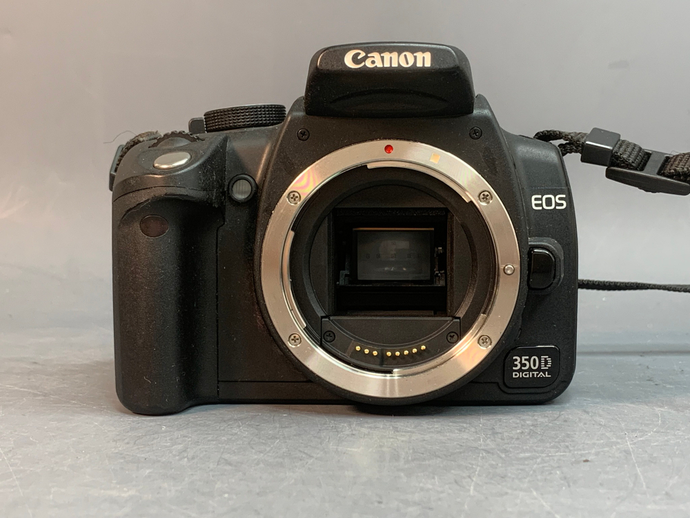 Canon EOS 350D Kit EF-S 18-55mm 3.5-5.6 II