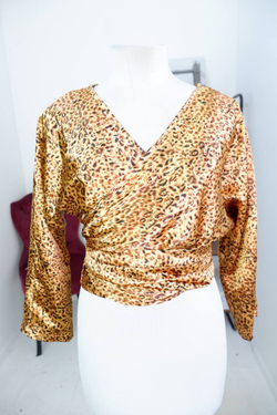 Блузка для смелого образа, визуально 46 размер