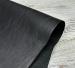 Фактура натуральной кожи Grizzly Nero в толщине 1,4-1,6 мм