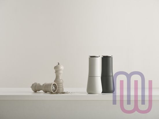 Набор мельниц для соли и перца Joseph Joseph Milltop