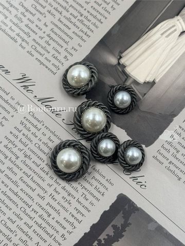 Пуговицы Шан. жемчуг в обрамлении графитовый металл