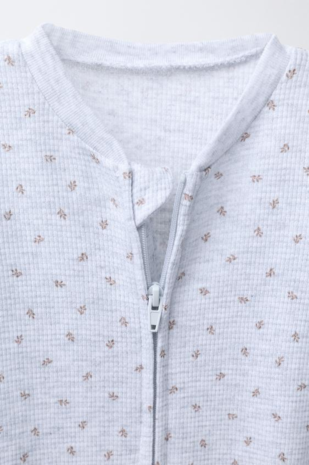 ZARA КОМПЛЕКТ ИЗ ДВУХ ПИЖАМНЫХ КОМПЛЕКТОВ В ЦВЕТОЧЕК И ПОЛОСКУ С ОТКИДНЫМИ НОЖКАМИ, ЦВЕТ ВЕРБЛЮЖЬЕЙ ШЕРСТИ