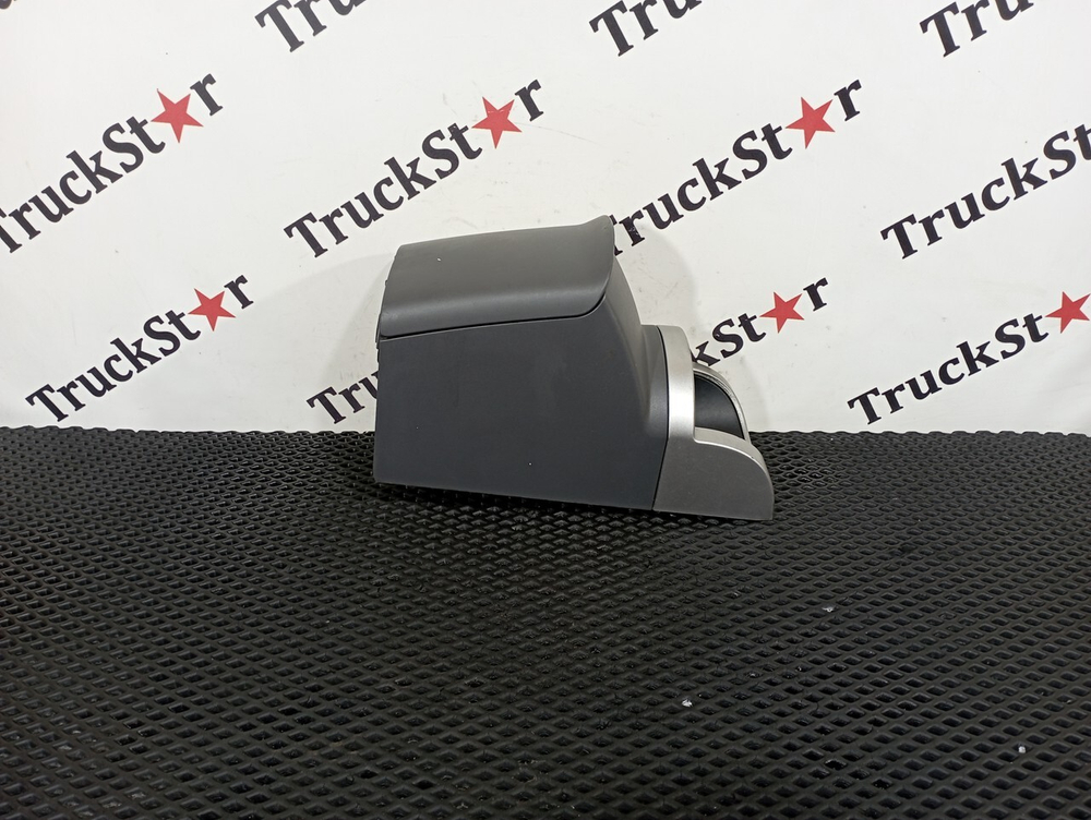 Подстаканник 2018г