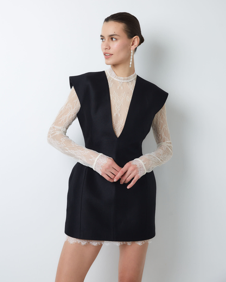 Топ из тонкого кружева молочный