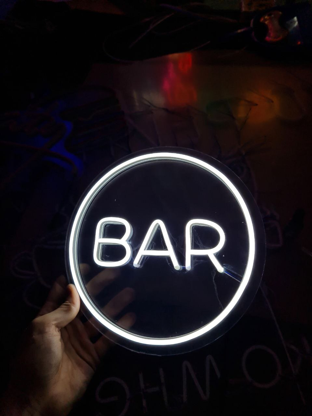 Неоновая вывеска Bar