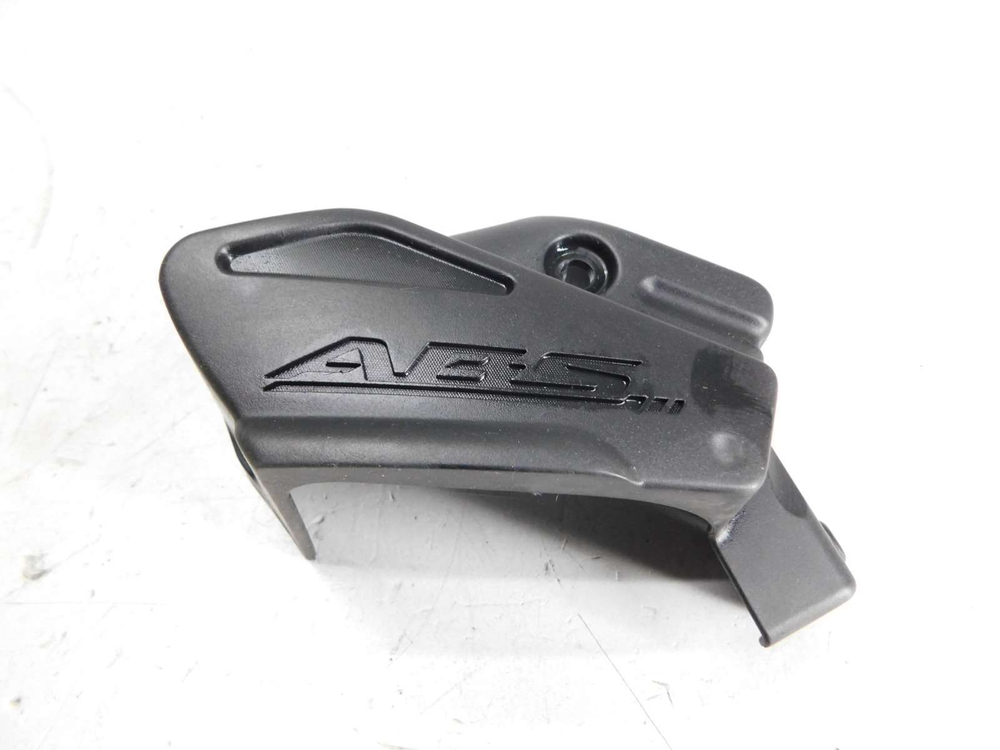 Крышка блока ABS правая Suzuki Gladius SFV650A 47441-44H0