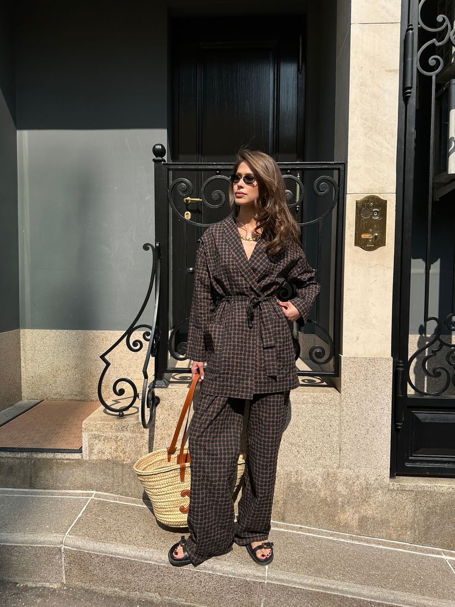 Костюм из хлопка кимоно и брюки с абстрактным принтом