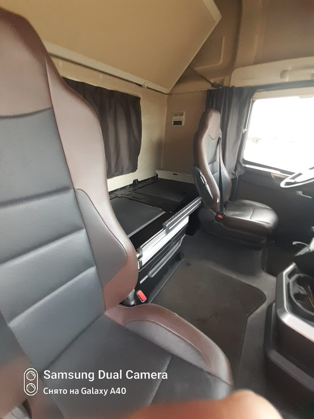 FAW J7 4x2 Седельный тягач CA4180P77K25E5 (Дизельный, 12,5 л, 553 л.с., АТ)