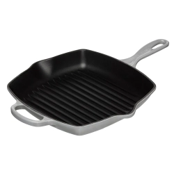 Le Creuset Чугунная сковорода-гриль диаметром 26 см, серо-туманного цвета.
