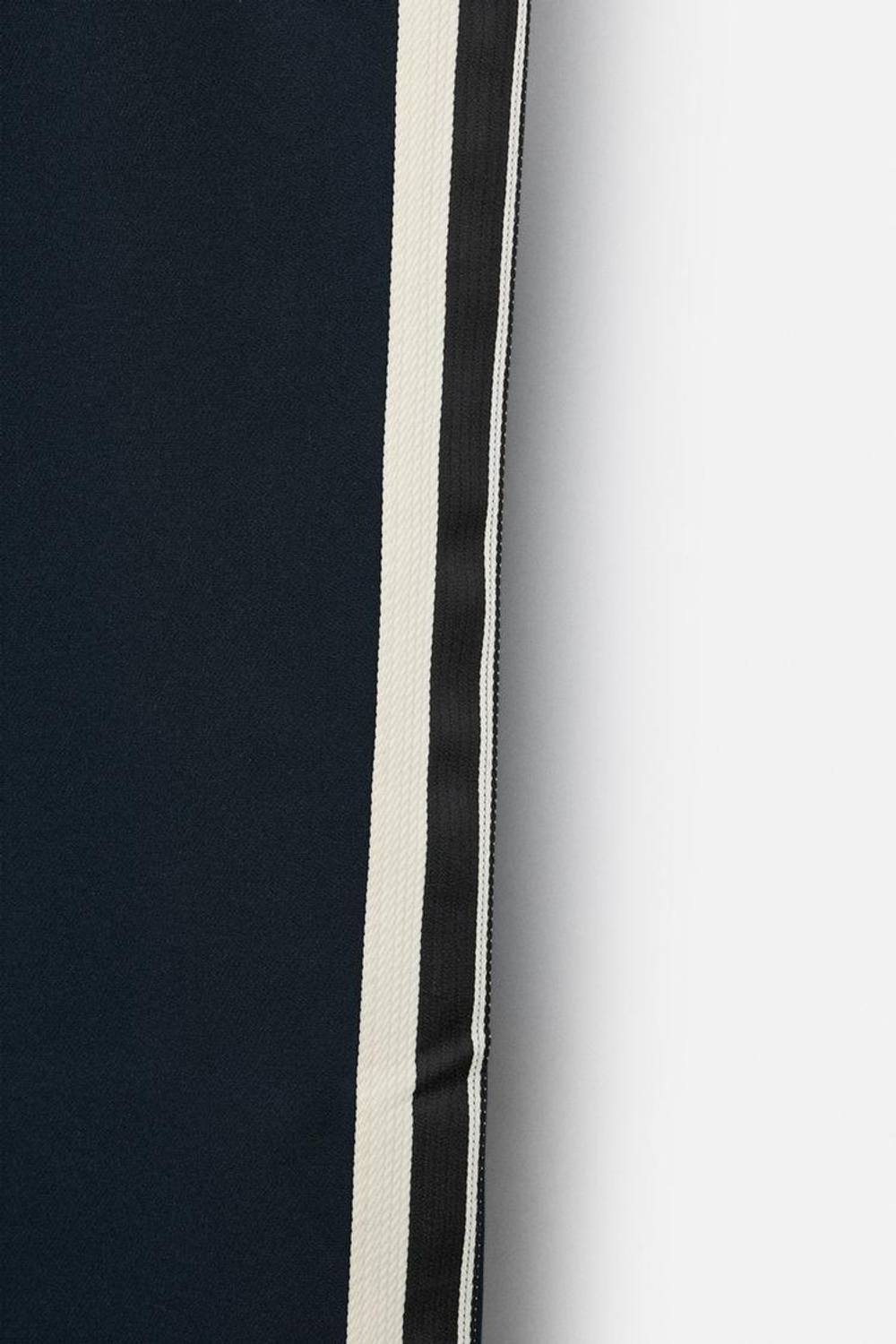 ZARA БРЮКИ ИЗ ВЫСОКОТЕХНОЛОГИЧНОЙ ТКАНИ С ЛАМПАСАМИ, МОРСКОЙ ТЕМНО-СИНИЙ