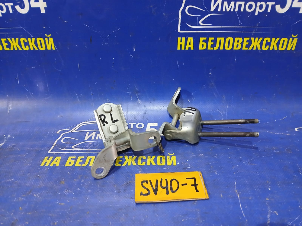 Петля двери задней левой TOYOTA VISTA 1994-1998