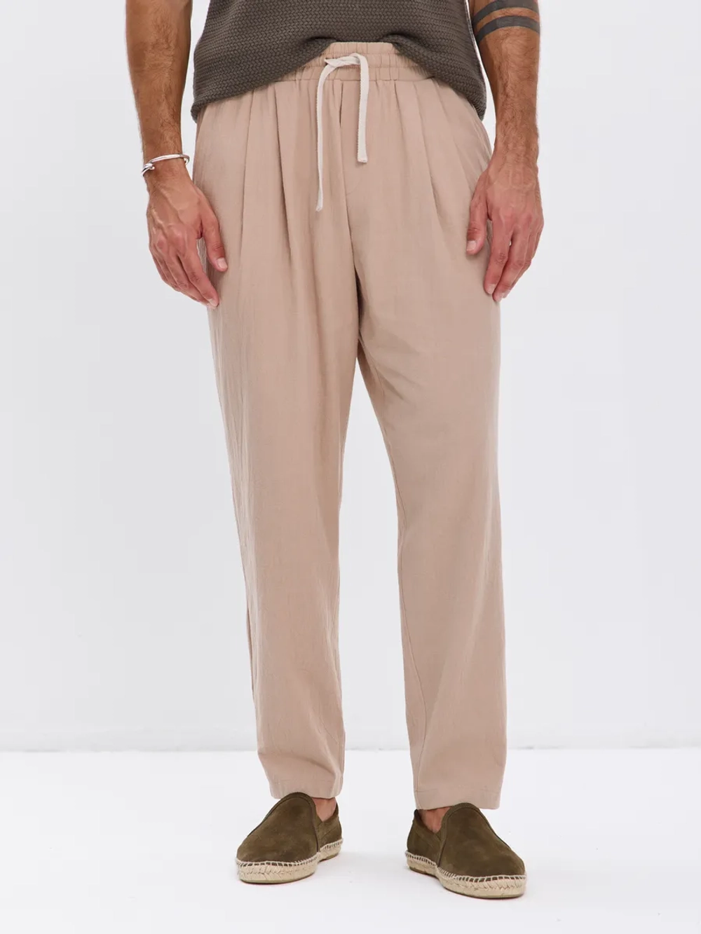 Штаны хлопковые с защипами