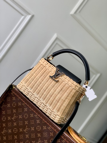 Louis Vuitton Capucines BB