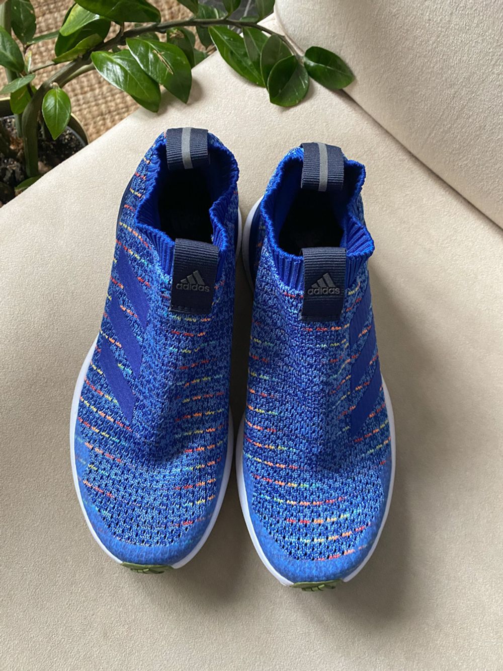 Новые кроссовки Adidas, 36