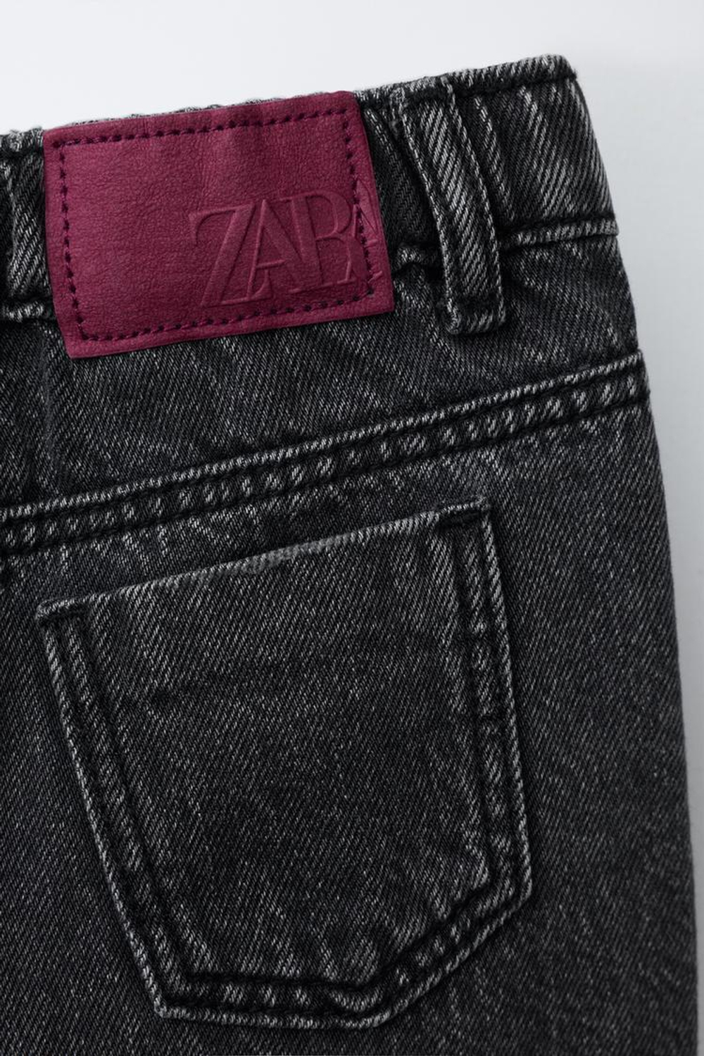 ZARA ДЖИНСЫ MOM FIT, ЧЕРНЫЙ