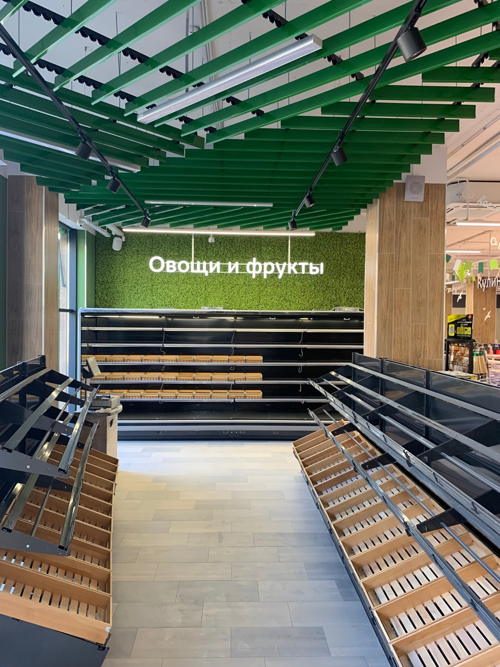 20.04. Озеленение супермаркета "Табрис" г.Геленджик