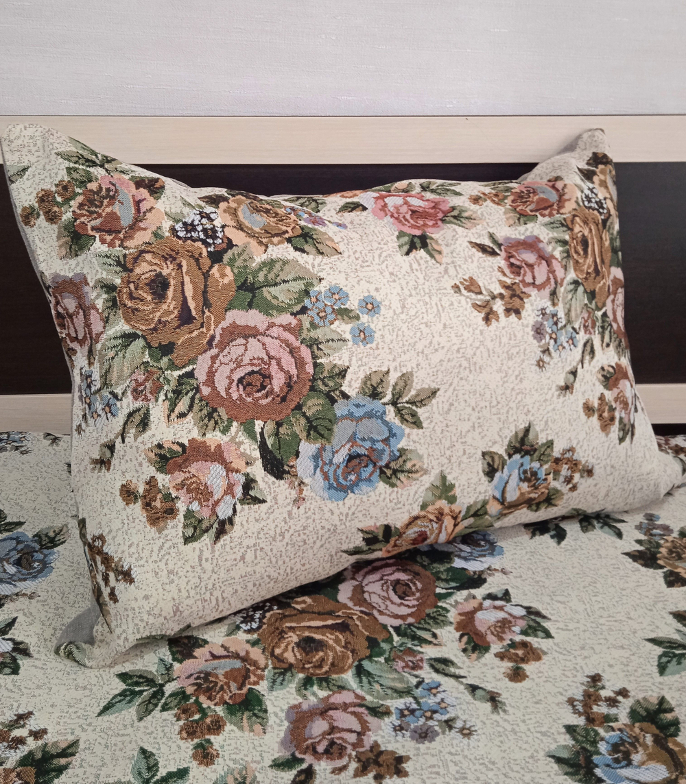 Декоративный гобеленовый чехол для интерьерной подушки Букет 68х47