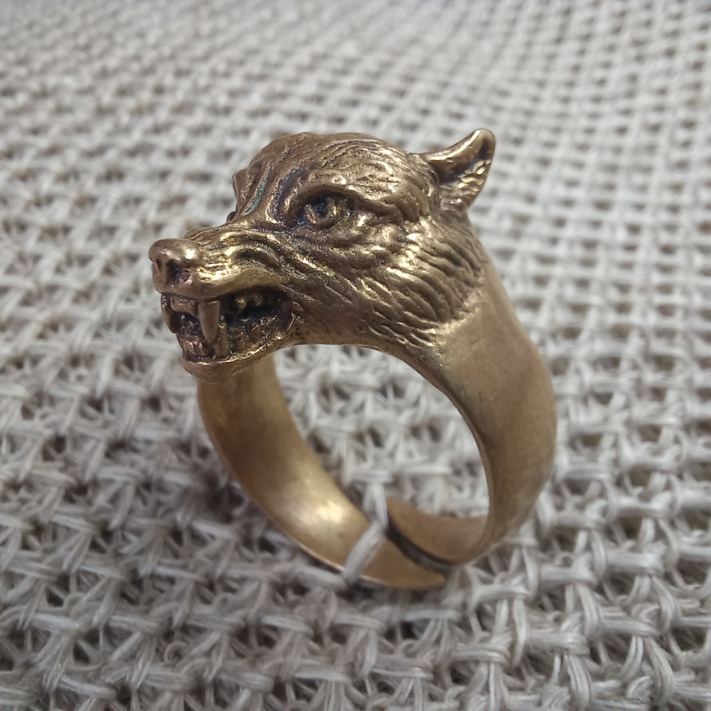 Кольцо. Волк большой. Оскал