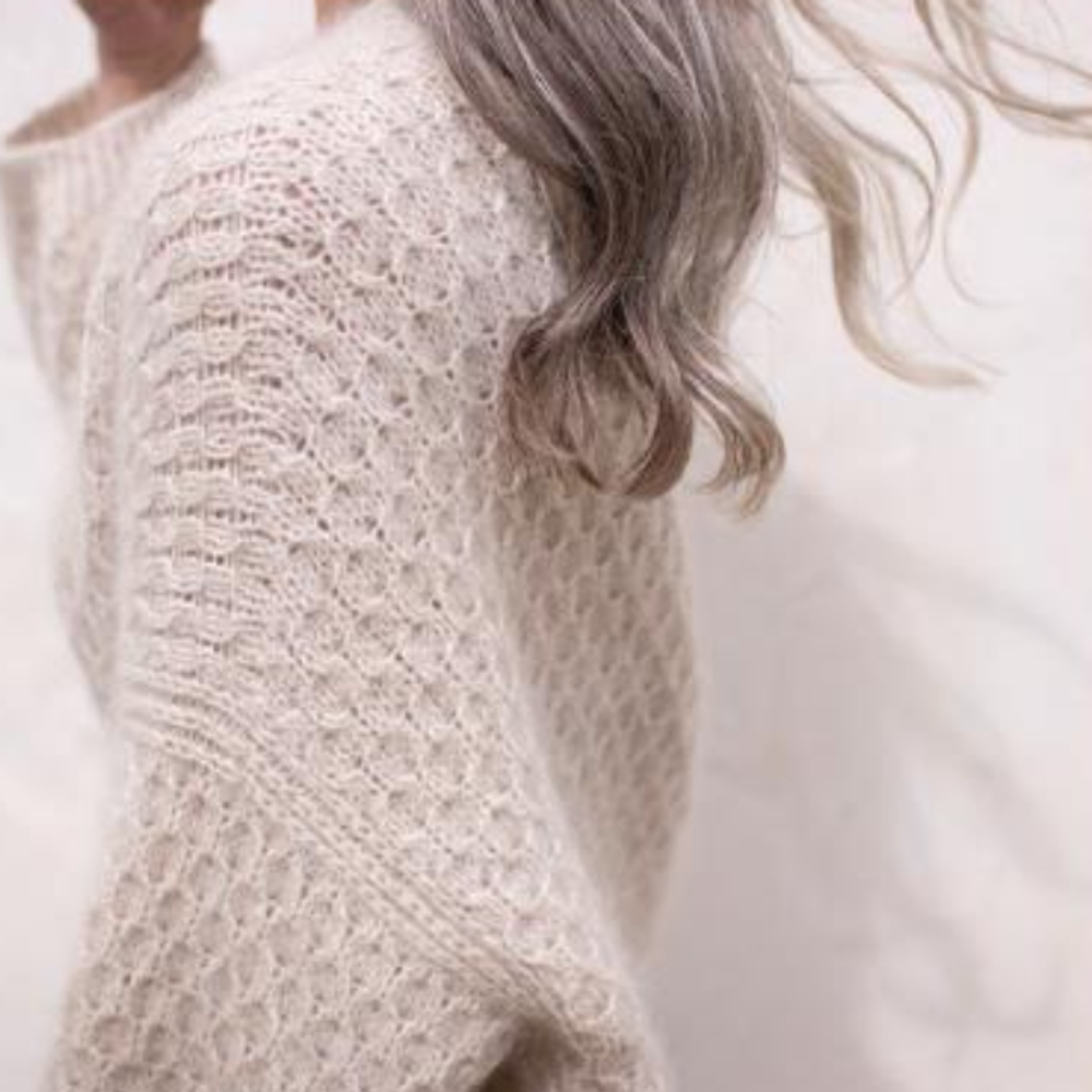 Описание по вязанию джемпера спицами с V-образной горловиной "Vent"