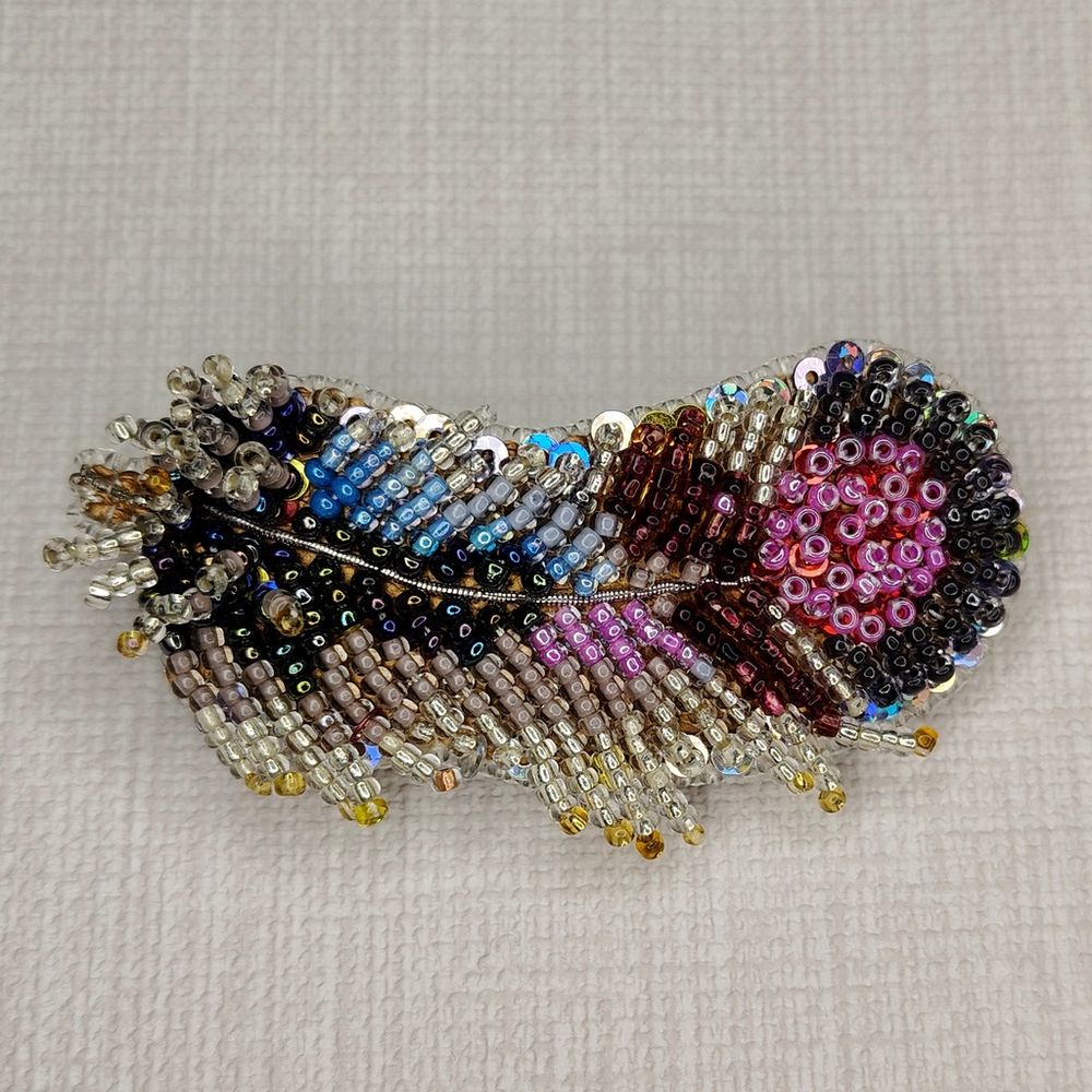 Авторская заколка для волос Пёрышко