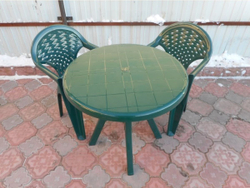 Комплект мебели из пластика круглый стол Таволи + 2 кресла барселона