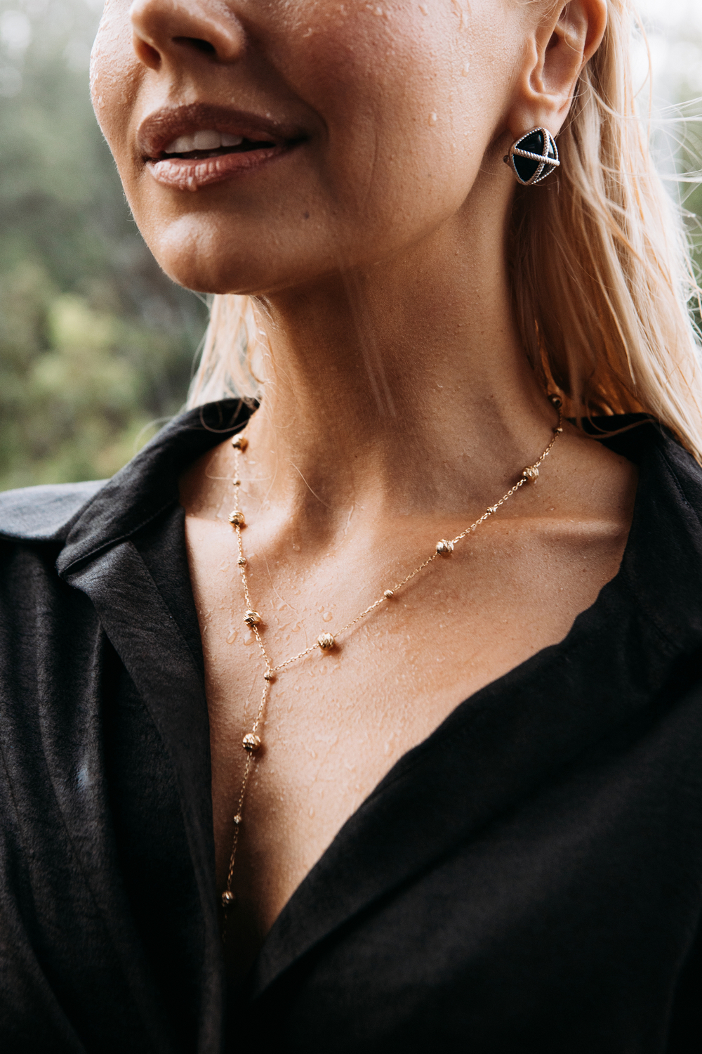 Колье - галстук "QUIET LUXURY" с шариками в золочении