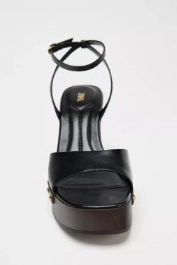 ZARA БОСОНОЖКИ НА ПЛАТФОРМЕ С ЗАКЛЕПКАМИ, ЧЕРНЫЙ