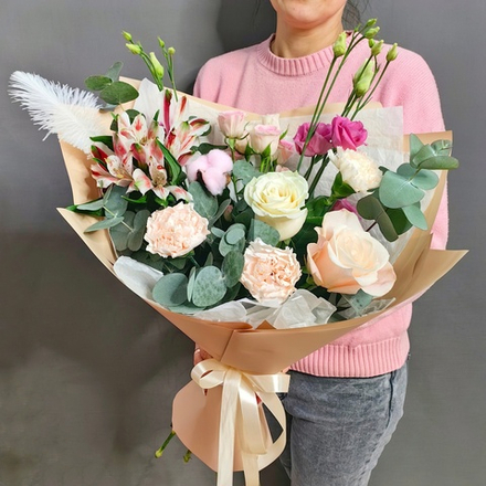 Авторский букет с пером