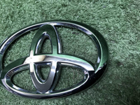 Эмблема крышки багажника Toyota RAV4 5 XA50 18-нв
