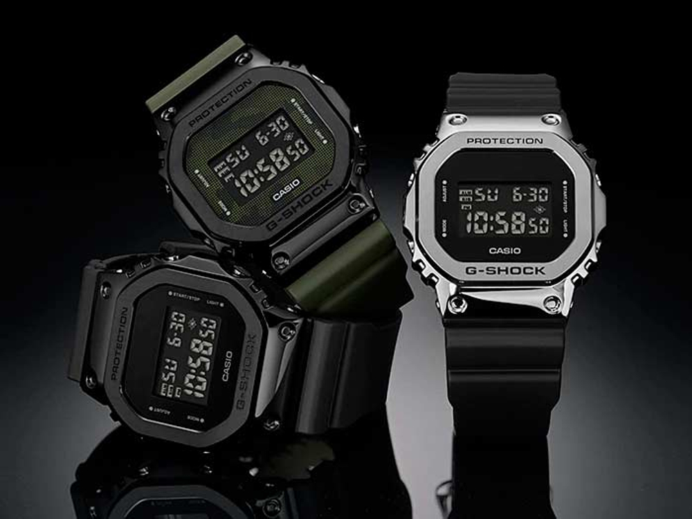 Часы Casio GM-5600B-1ER