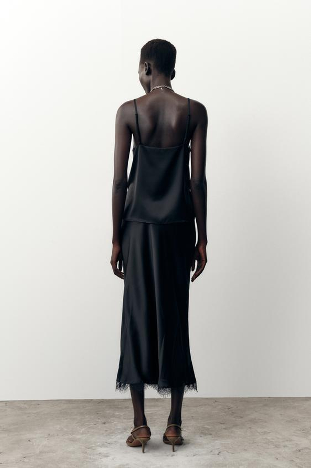 ZARA АТЛАСНАЯ ЮБКА МИДИ С КРУЖЕВОМ, ЧЕРНЫЙ