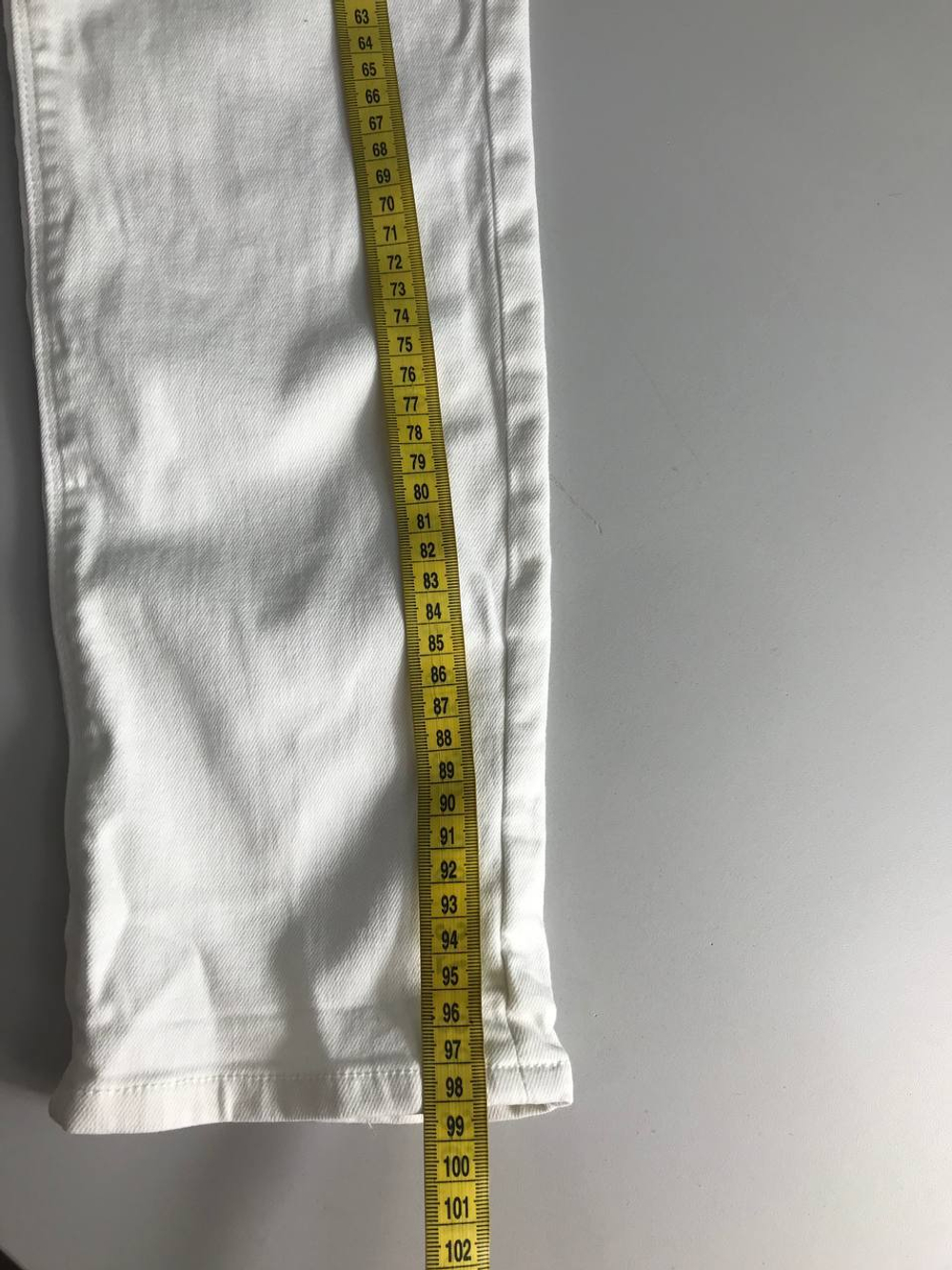 Джинсы Zara дл модных прогулок, маркировка 40, визуально на 46 размер