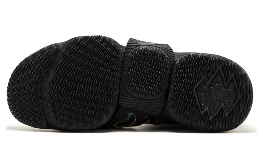 Kith X Nike Lebron 15 Lifestyle Kings Crown Hyper Sneakers
