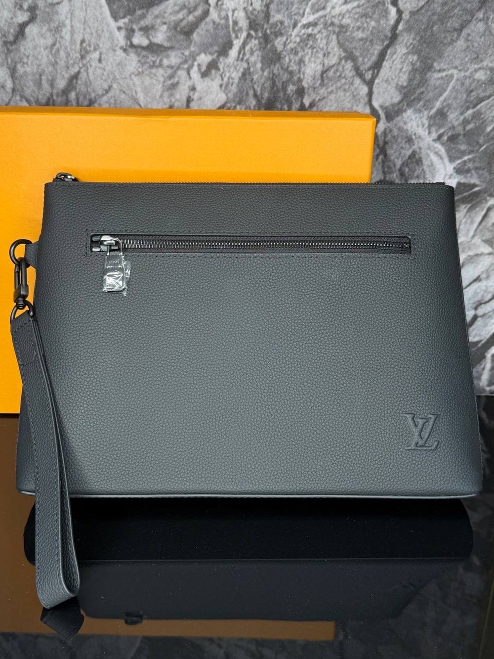 Клатч Louis Vuitton Voyage