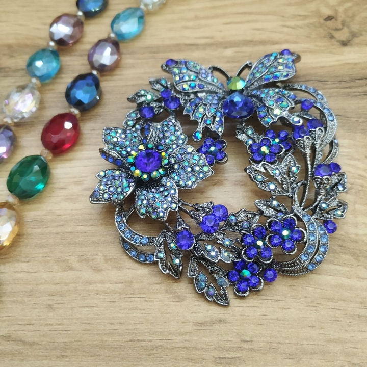 Брошь Бабочки в цветах со стразами и кристаллами цвет синий металл серебристый черненый