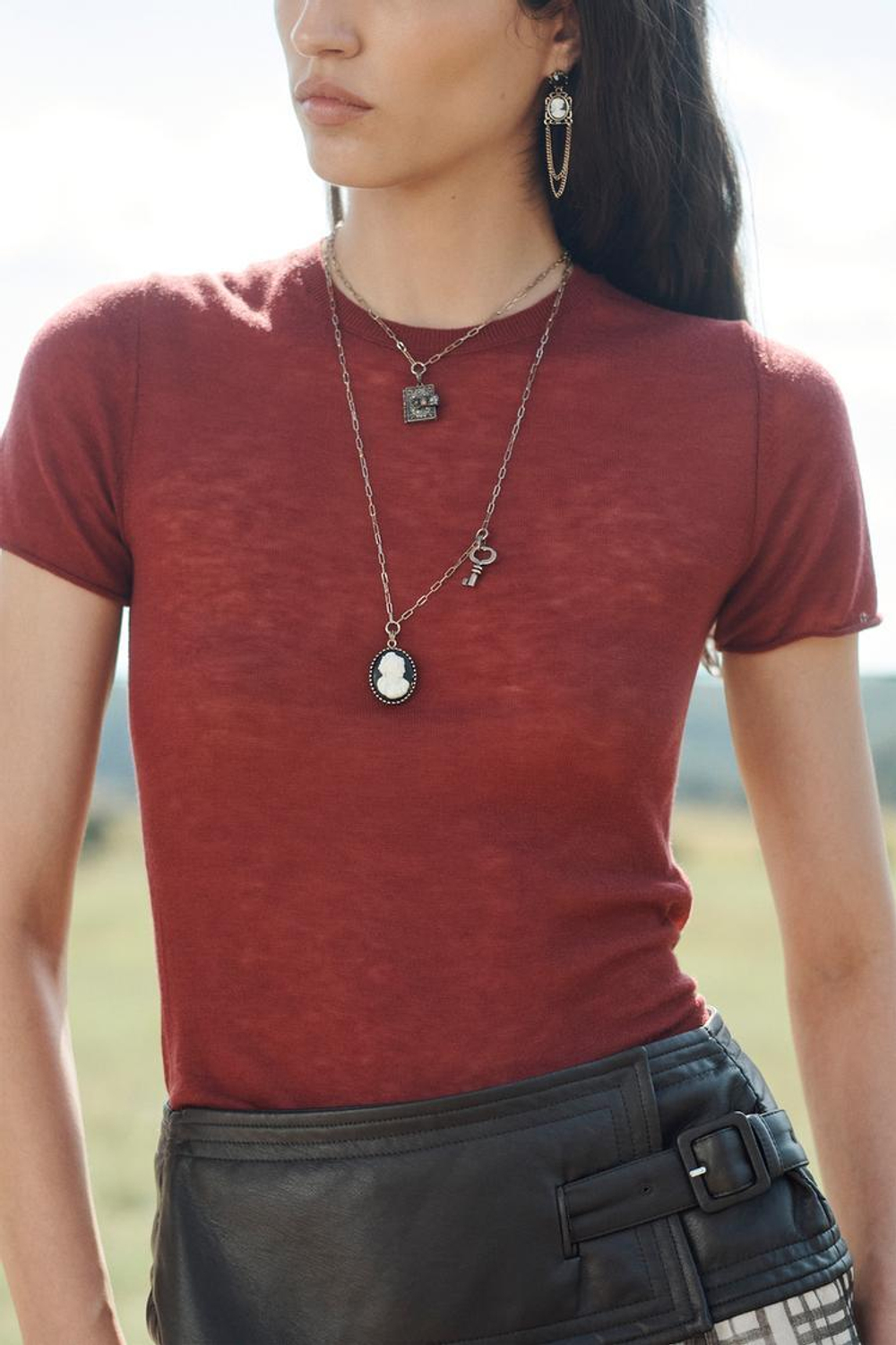 ZARA ФУТБОЛКА ИЗ 100% ШЕРСТИ, ВИННЫЙ