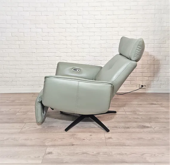 Кресло с электро-реклайнером Nagano, светло-голубая кожа