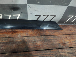 Накладка лобового стекла левая Ford Explorer 5 10-19 Б/У Оригинал BB5Z7803137AB