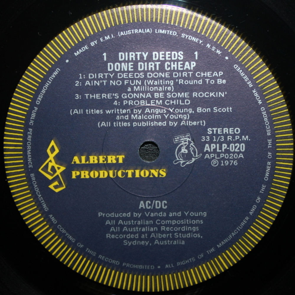 AC/DC / Dirty Deeds Done Dirt Cheap (LP)