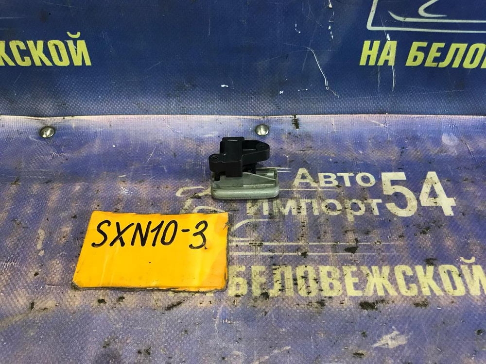 Бардачок пассажирский TOYOTA NADIA 1999