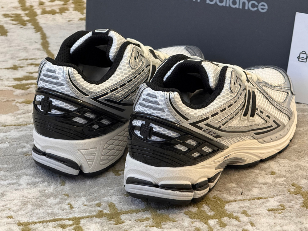 New Balance 1906R Silver Metallic Black