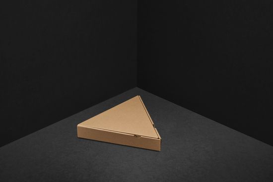 Упаковка для 15 шоколадных конфет. Треугольник