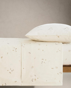 ZARA HOME ДЕТСКАЯ ПРОСТЫНЯ С ПРИНТОМ, ЖЕЛТОВАТО-БЕЛЫЙ