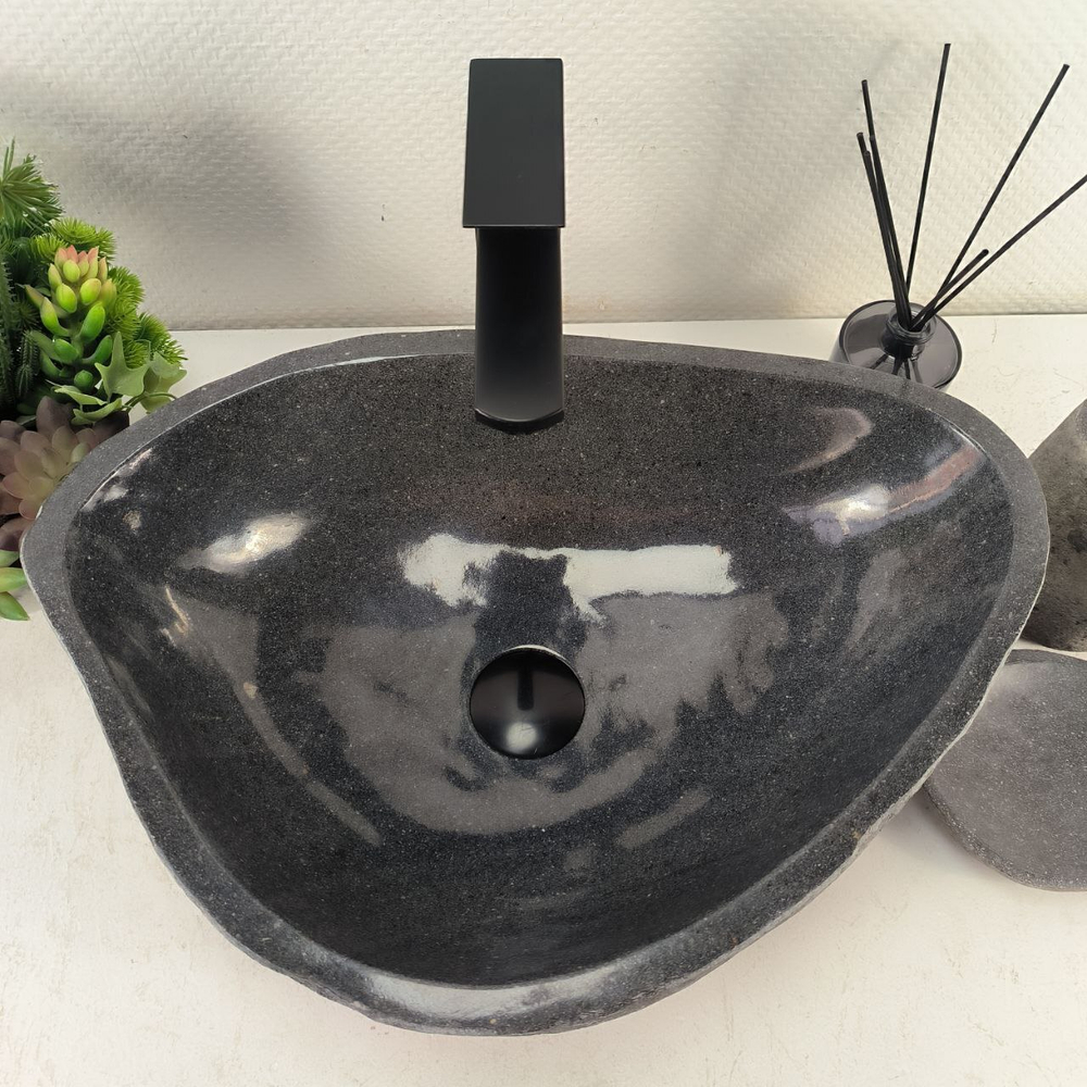 Раковина из речного камня RS-65119 51*35*15 0862