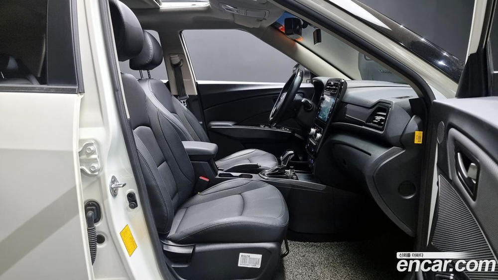 KG Mobility (Ssangyong) Very New Tivoli Бензин 1.5 2WD (06.2020)