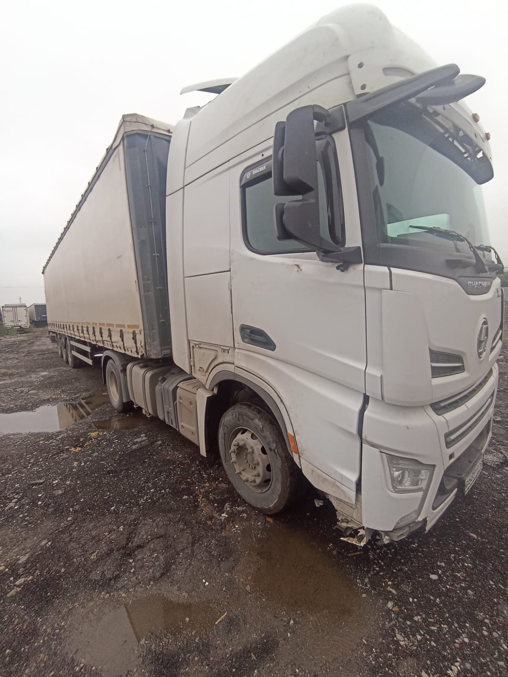 Shacman (Shaanxi) SX* 4x2 Седельный тягач SX4188YY381 (Дизельный, 12,5 л, 480 л.с., АТ)