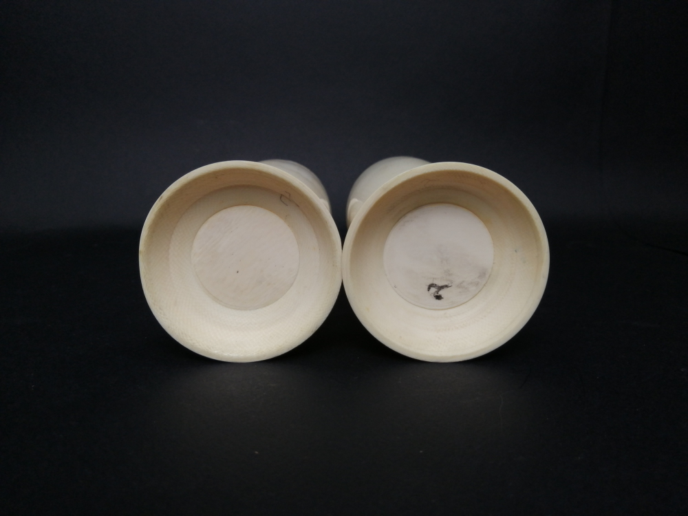 Парные вазы из слоновой кости